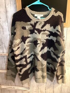 Workshop Republic Clothing Size Large Camo print sweater